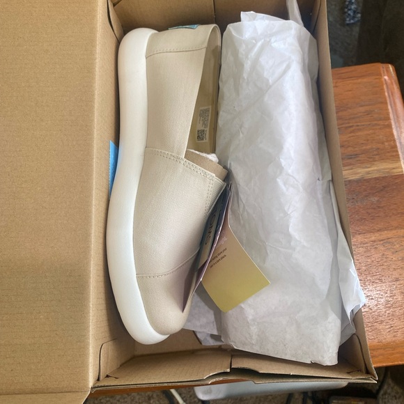 Toms Alpargata Mallow Loafer 9.5 Tan Casual Vacation Comfortable Slip On - Picture 10 of 10